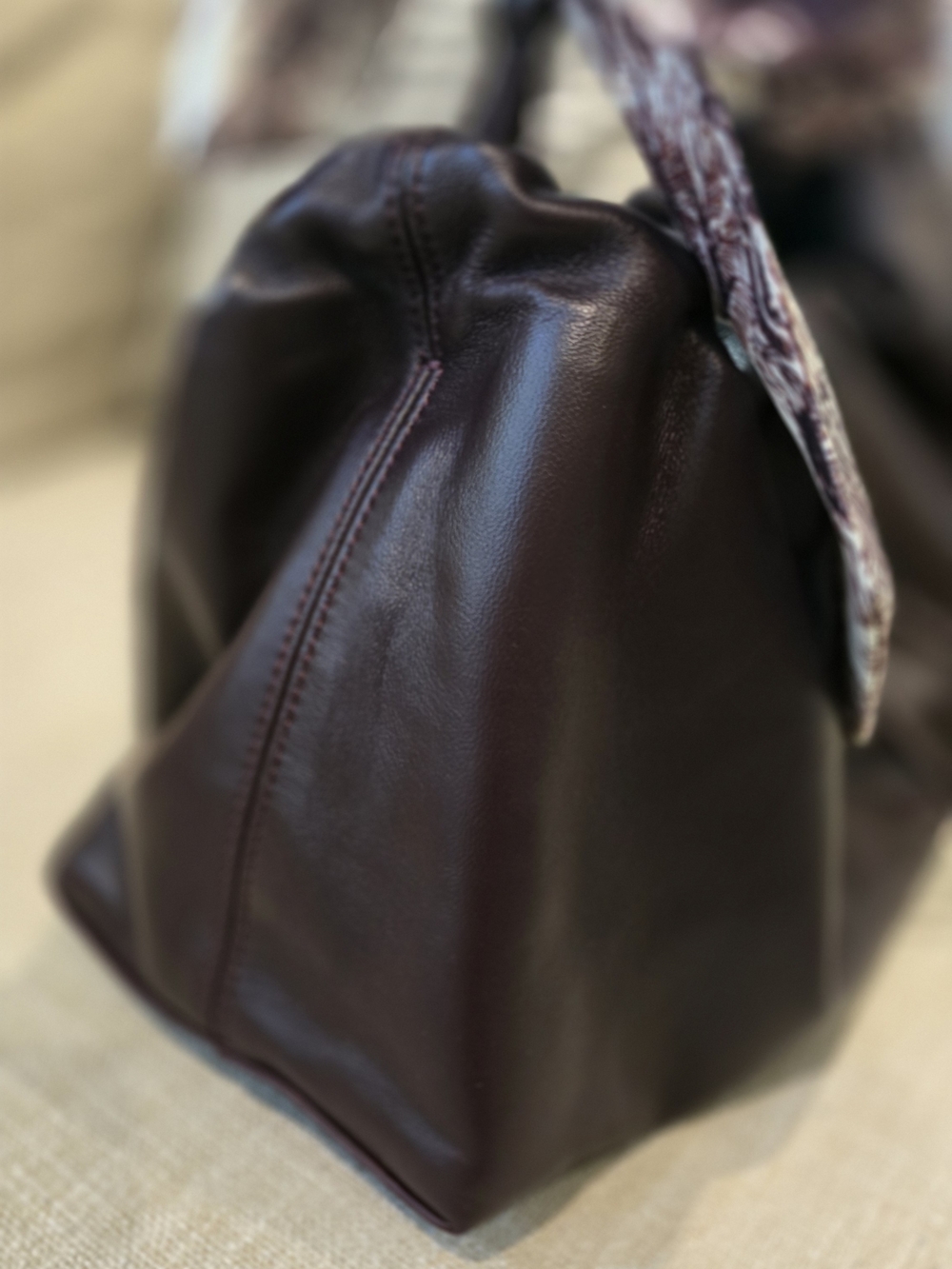 🌟 Cuyana Dia Lambskin Bag in Plum - Drawstring Shoulder Bag - Picture 8 of 15